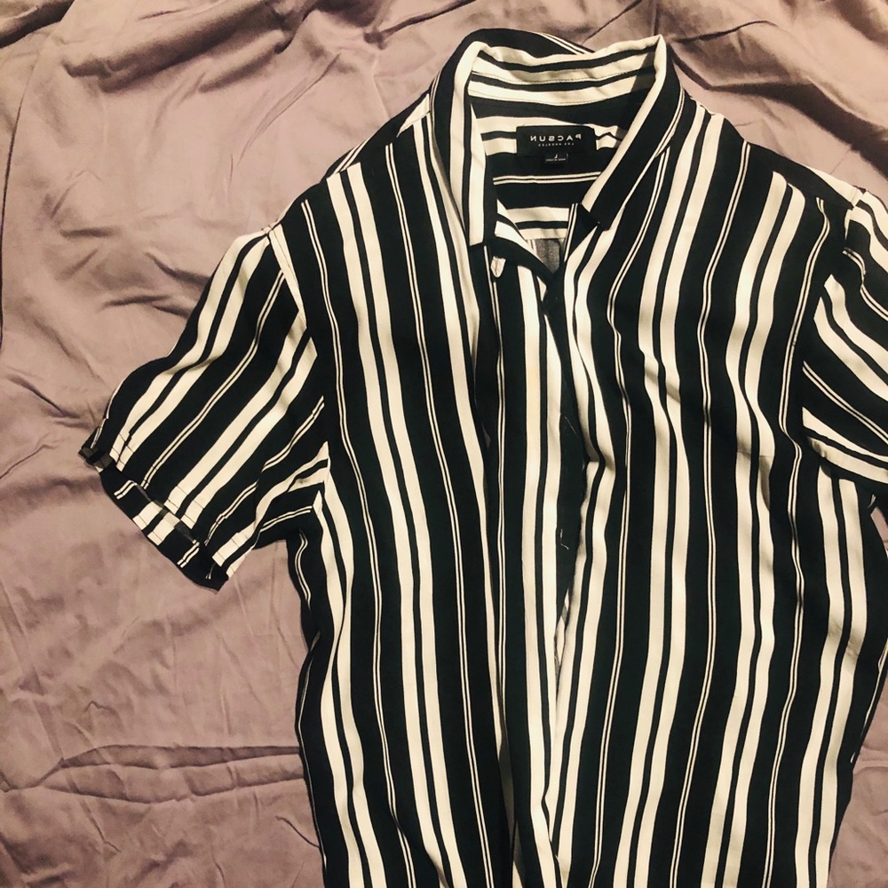 Light weight button down - Picture 3 of 3